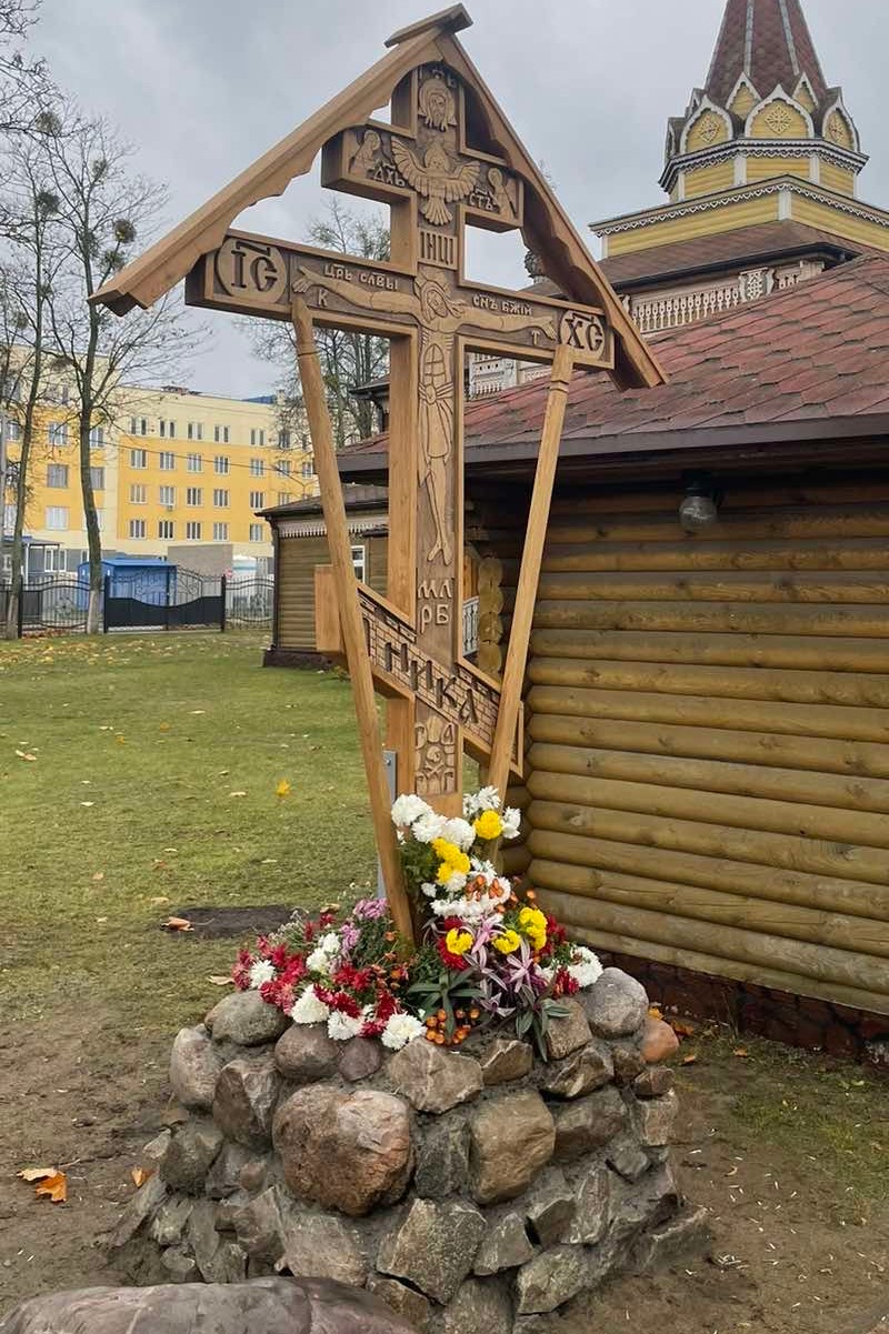 Поклонный крест из дуба. 108